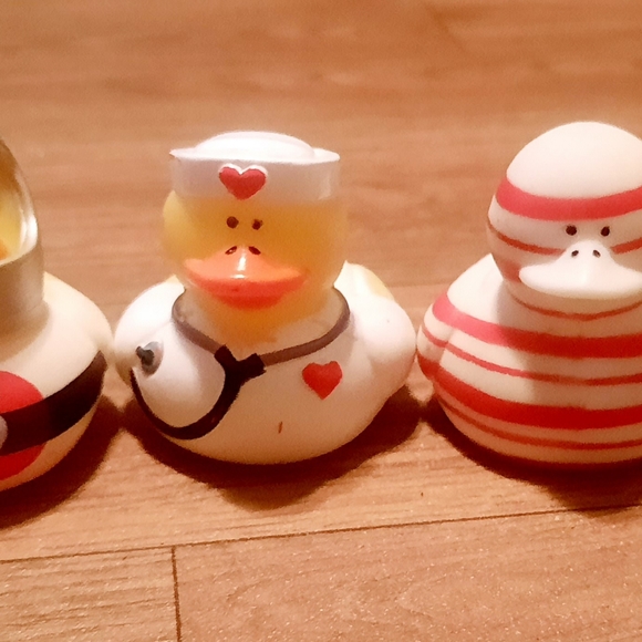 SOLD 9 Duck Toys - Picture 4 of 9